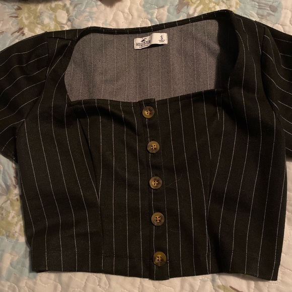 Hollister crop  top - Picture 2 of 3